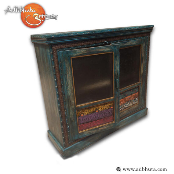 Cabinet.
